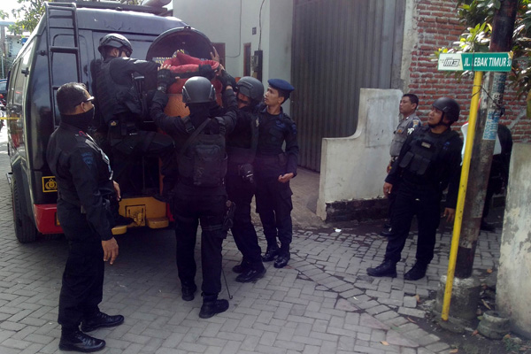 Mirip Bom Thamrin, Polisi dan Mal Jadi Target Teroris di Surabaya