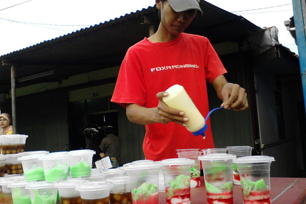 Disperdagin Kabupaten Cirebon Buka Bazar Takjil Ramadan