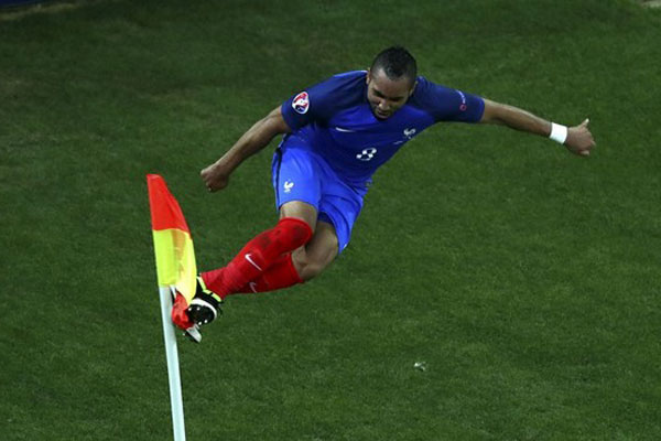 Perancis Melenggang ke 16 Besar Euro 2016