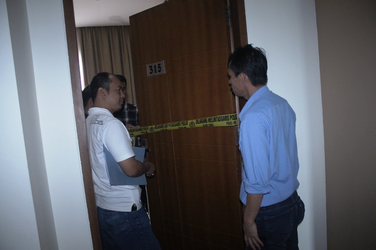 Polisi Olah TKP Kamar Hotel Tempat Judi Oknum Aktivis dan Kepsek