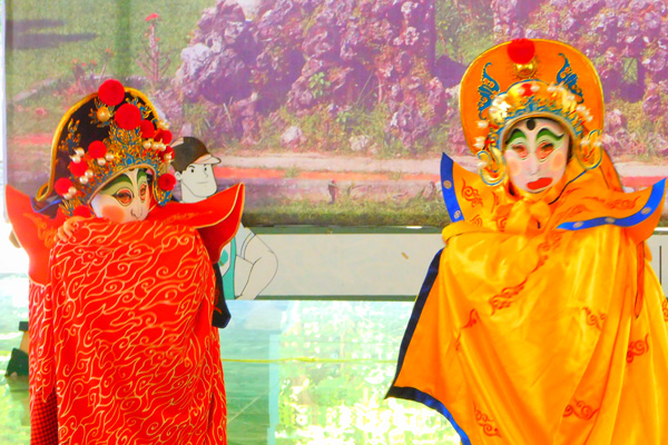Kolaborasi Tiongkok-Cirebon di Tari Bian Lian, Harga Kostum Rp30 Juta