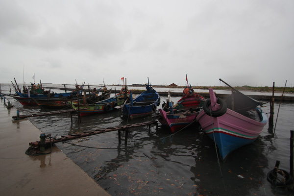 Cuaca Buruk, Nelayan Nyaris Terseret Ombak Besar