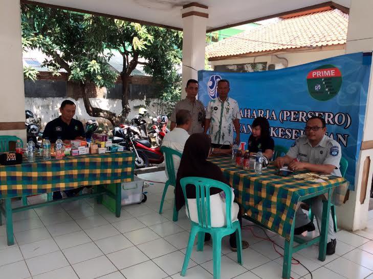 Tim Dokkes Polres Cirebon Layani 50 Pasien