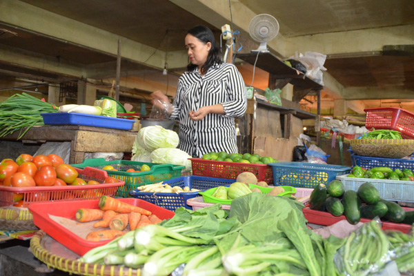 Harga Sayuran di Pasar Majalengka Anjlok, Petani Alami Kerugian