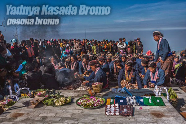 Yadnya Kasada Bromo, Gelaran Adat Suku Tengger