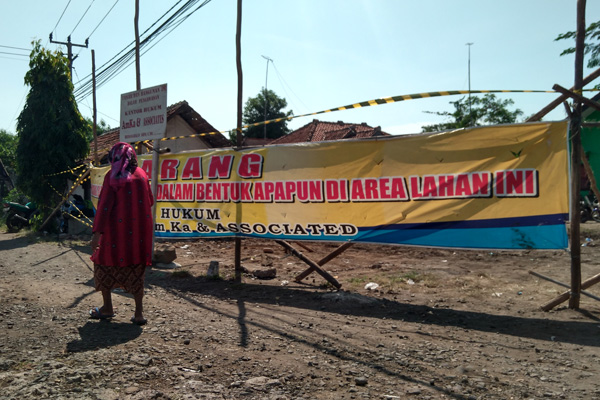 Pemilik Tanah di Kanci Blokade Proyek PLTU  II