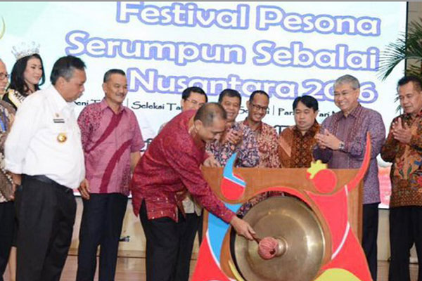 Menpar Arief Yahya Launching Festival Pesona Serumpun Sebalai Nusantara 2016 