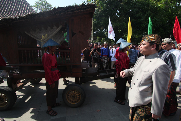 Ngunjung dan Kirab Pedati Nyai Gedheng Tangkil; Simbol Silaturahmi Rakyat dengan Sultan