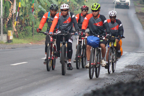 Komunitas Icikiwis Gowes Cirebon-Yogyakarta (2); 1 Pesepeda Cedera