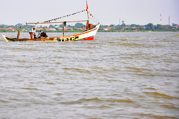 Nelayan Cirebon Sering Jadi Korban Perompakan di Perairan Lampung