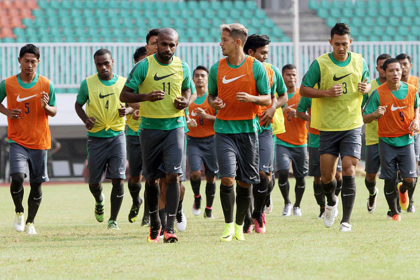 Timnas Senior Indonesia, Riedl Pantang Silau Nama Besar