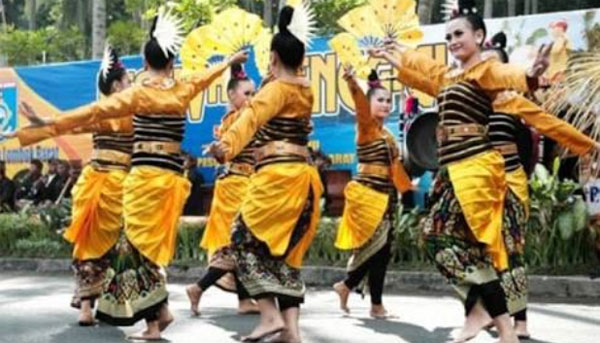 Festival Senggigi 2016 Hebohkan Pulau Lombok