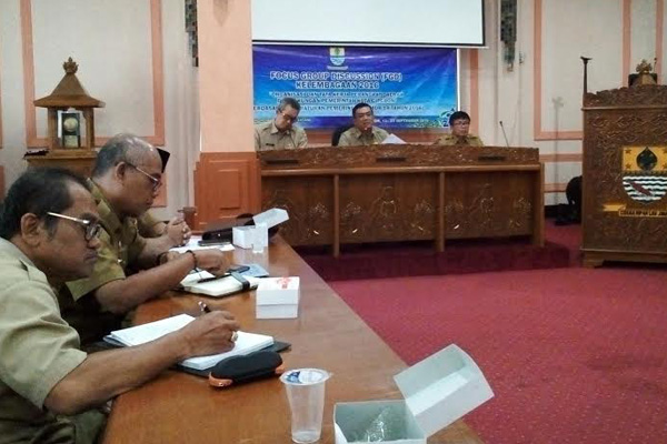 Walikota Cirebon Minta Pejabat Serius Mengikuti FGD