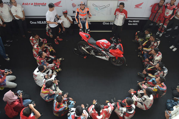 Marc Marquez, Turunkan Ilmu Langsung