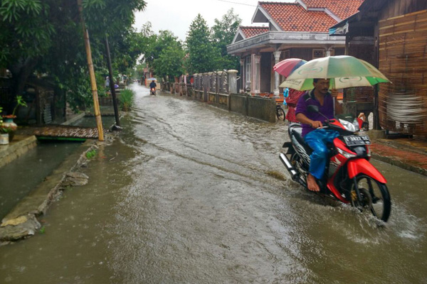Drainase Buruk Penyebab Banjir di Balongan