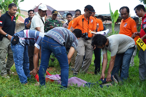 Sadis, Vina Diperkosa Bergiliran di Samping Jasad Eky