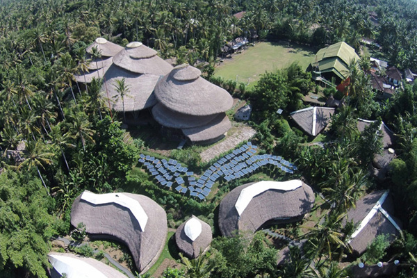 (2) Green School Bali; Tanpa Beton, Semua Bangunan Bambu Tak Berpintu