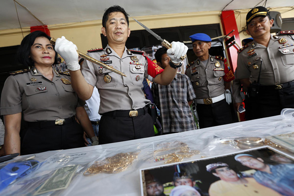 Agar Tambah Yakin, Pengikut Dimas Kanjeng Diberi Tongkat Khusus