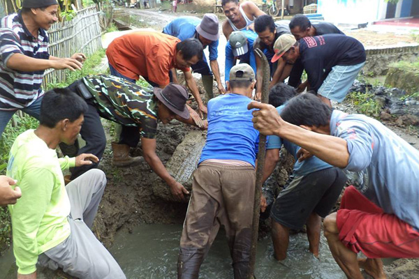 Warga Tenajar Lor Normalisasi Saluran