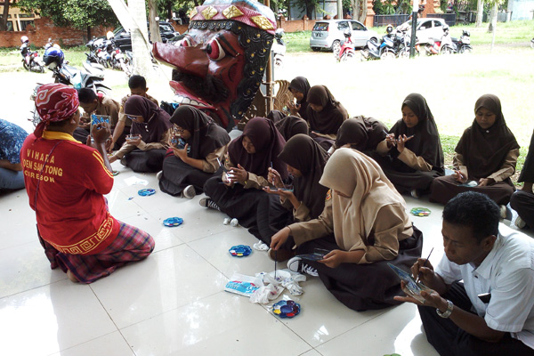 Puluhan Siswa di Kota Cirebon Antusias Ikuti Workshop Seni Rupa