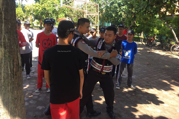 Cegah Pelecehan Seksual, Polres Ajarkan Siswi Beladiri