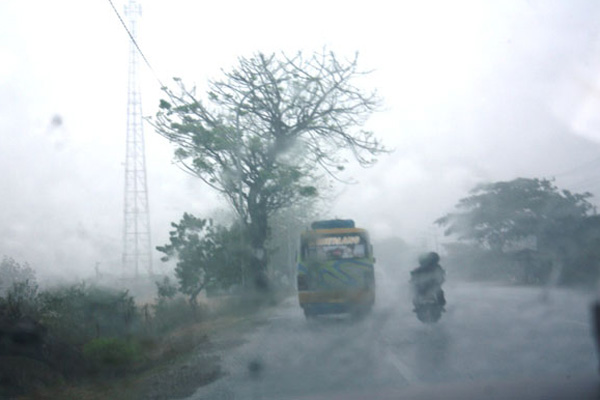BMKG: Waspada Petir dan Angin Kencang di Cirebon