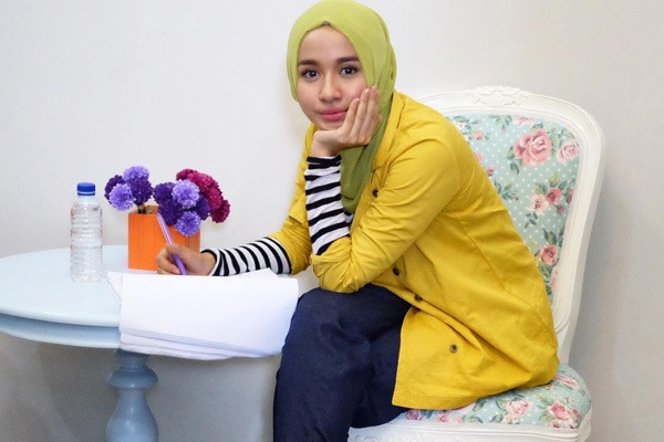 Laudya Cynthia Bella, Kerja Bonus Plesiran