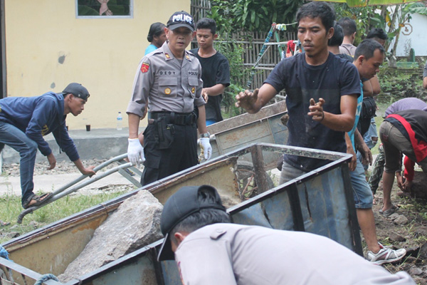 Pembuatan Beronjong Desa Sepat Butuh Satu Minggu