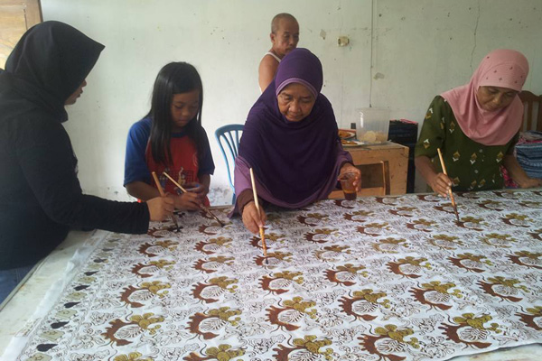 Berharap PNS Majalengka 2 Hari Pakai Batik