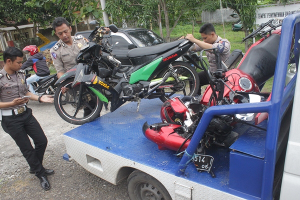 Disundul Vixion, Penumpang Supra Tewas