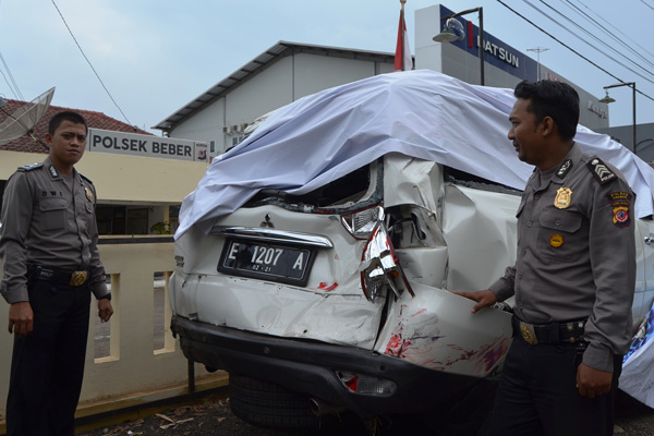 Dini Hari, Ketua DPRD Kota Cirebon Alami Kecelakaan di Gronggong
