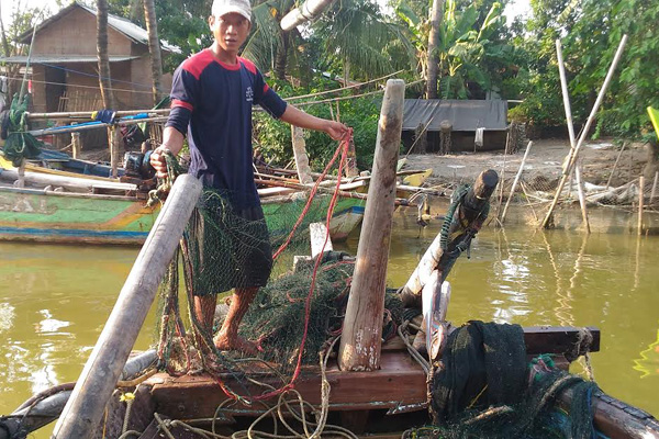 Nelayan Suranenggala Tetap Gunakan Pukat Harimau