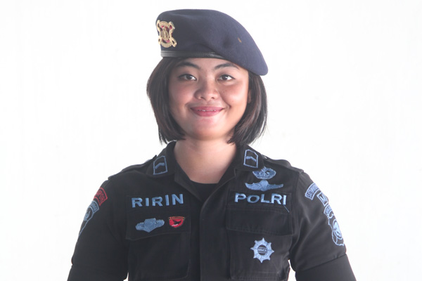 Ririn Widya, Satu-satunya Brimob Perempuan di Cirebon; Padahal Cita-citanya Jadi Artis