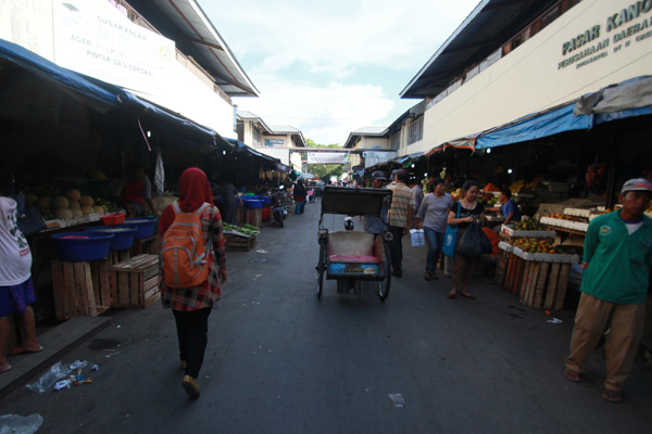 Kabar Renovasi Pasar Kanoman Simpang Siur