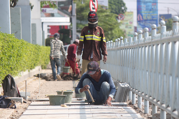 Bukan Prioritas, Trotoar Masih Bagus Kok Diganti?