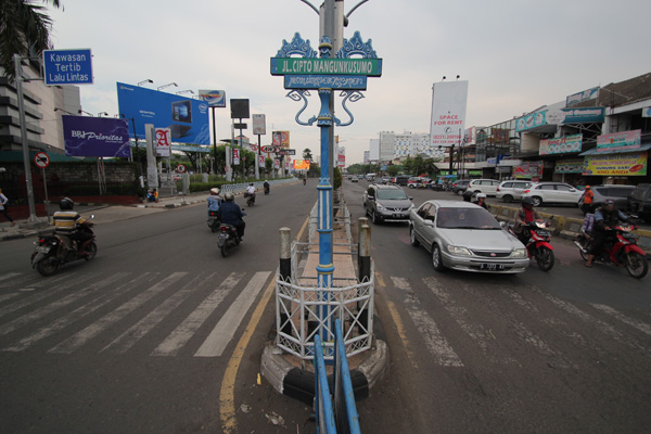 Bagaimana Nih, Betonisasi Jalan Cipto Ditunda Lagi