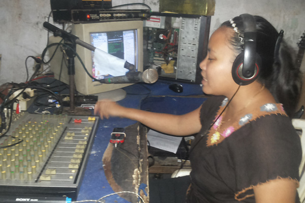Radio Komunitas Bantu Sosialisasi Progam Pemerintah,  Radar Indramayu Sumber Referensi