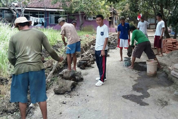 Cegah Banjir, Pemdes Jatibarang Baru Bangun SPAL