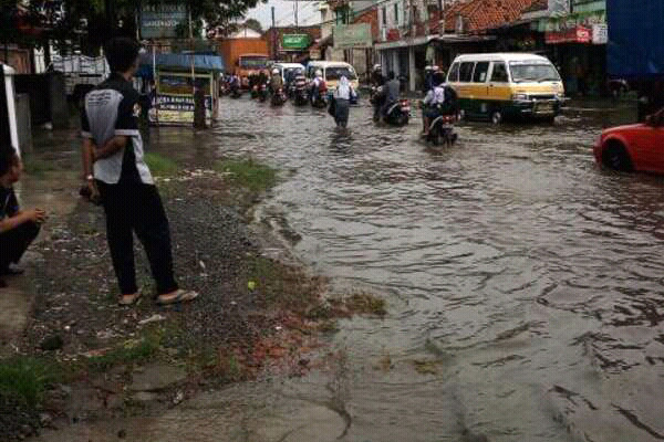 Jalan Provinsi Banjir Setiap Tahun, Pemerintah Jawa Barat Cuek