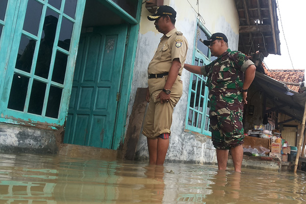 Akibat Banjir Rob, Perekonomian Warga Eretan Wetan Lumpuh