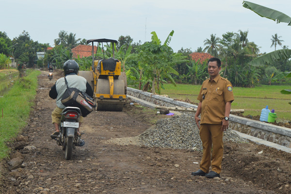 Jalan Desa Tegalwirangrong Mulai Diperbaiki