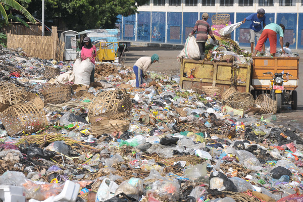 Selain Pemkab, Dewan Sentil Kesadaran Masyarakat soal Sampah