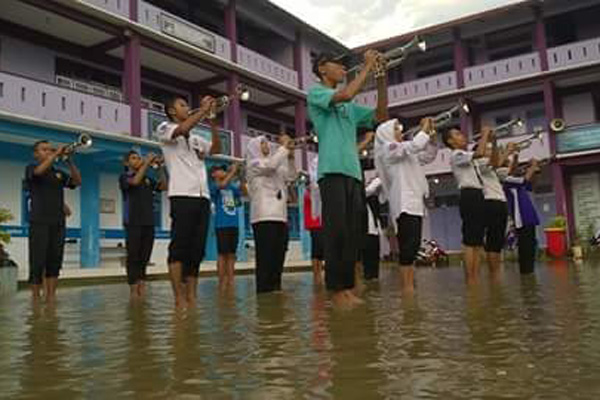 Jadi Langganan Kebanjiran, Bangunan Sekolah Ini Terancam Rusak