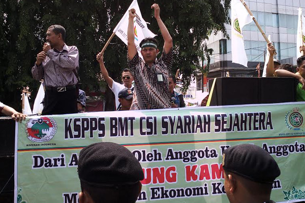 CSI Demo, Tuntut OJK Stop Beri Pernyataan Negatif