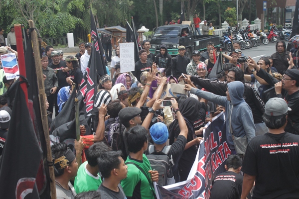 Demo Geothermal Lagi, Gempur Galang Dana untuk Bupati Acep