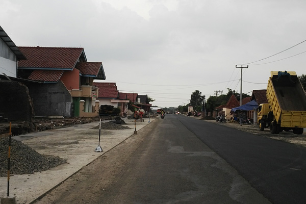 Pelebaran Jalan Tetap Perhatikan Lingkungan