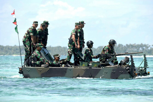 TNI Unjuk Kekuatan di Laut Natuna