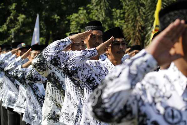 Hari Guru, Masih Banyak Honor Tenaga Pengajar Rp 200 Ribu