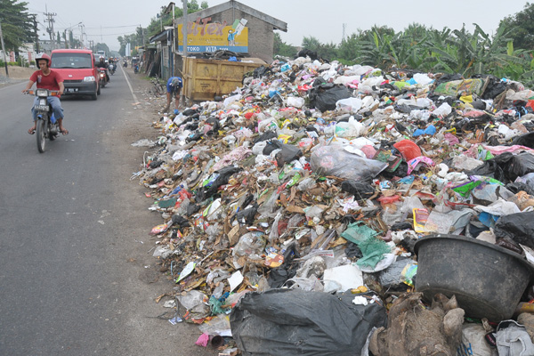 Belum Ada Dana,  Sampah di Kab Cirebon Numpuk Lagi