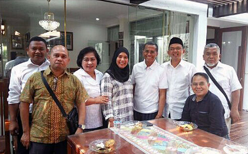 Relawan Jokowi-JK Temui Dahlan Iskan di Surabaya